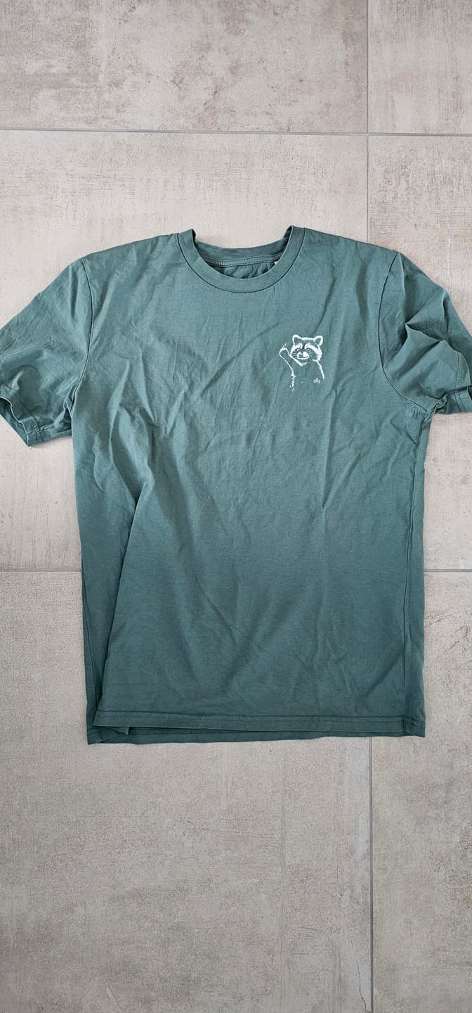Customer photo review of Frecher Waschbär (klein) - Bio Herren Shirt