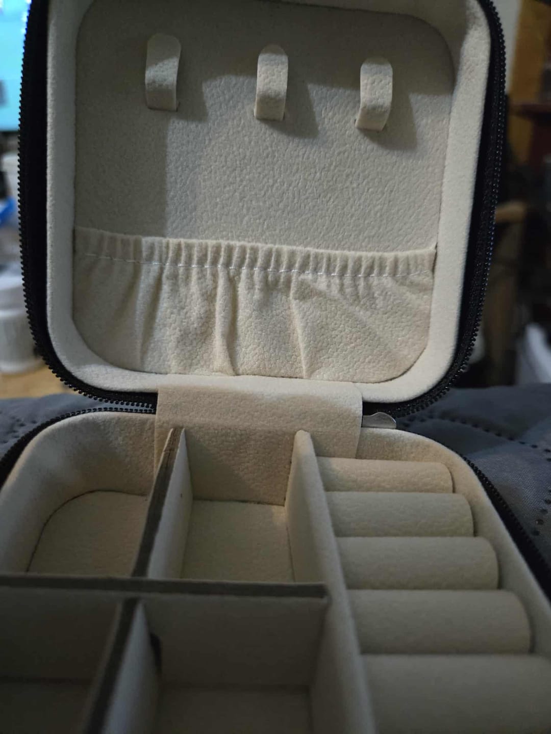 Customer photo review of Jewelry Travel Case, Black Mini Jewelry Box Organizer for Women