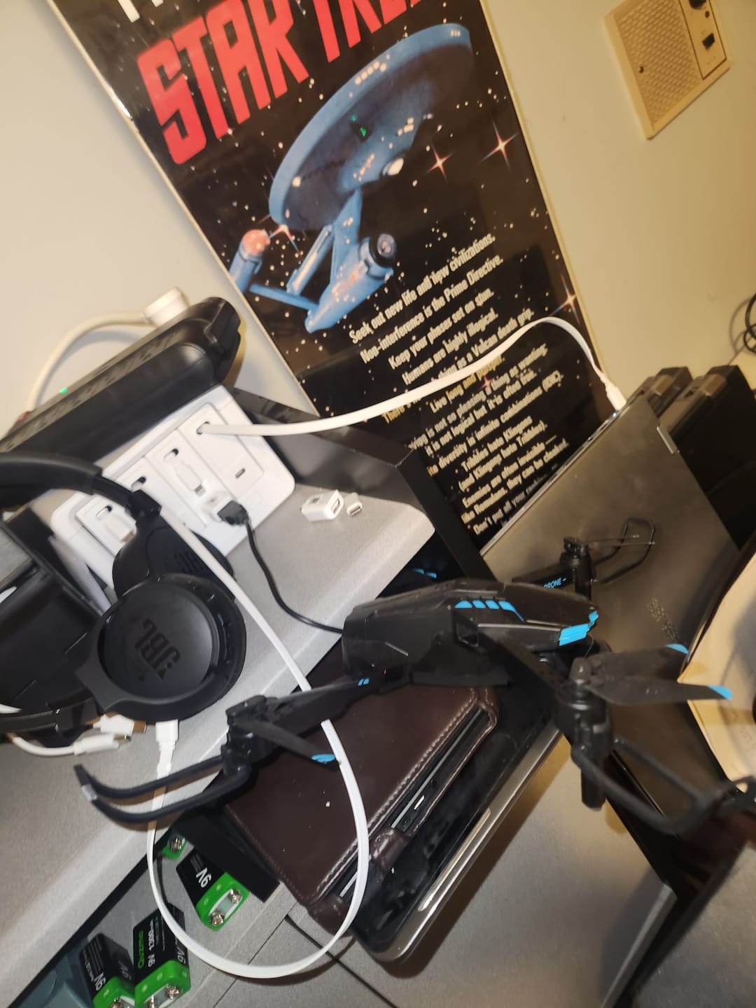Customer photo review of Gitryin Desktop Charging Station 12-in-1 (40W Combo)