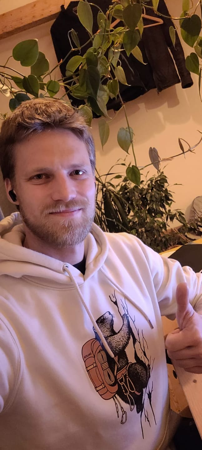 Customer photo review of Kletter-Murmeltier – Unisex Hoodie