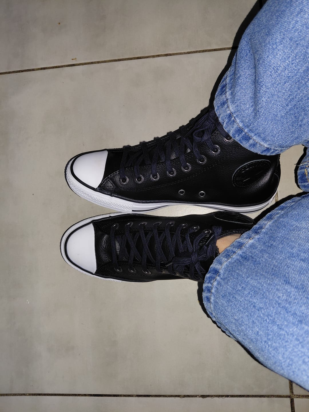 Customer photo review of Zapatillas Converse Chuck Taylor Hi Leather Cuero Negro Blanco
