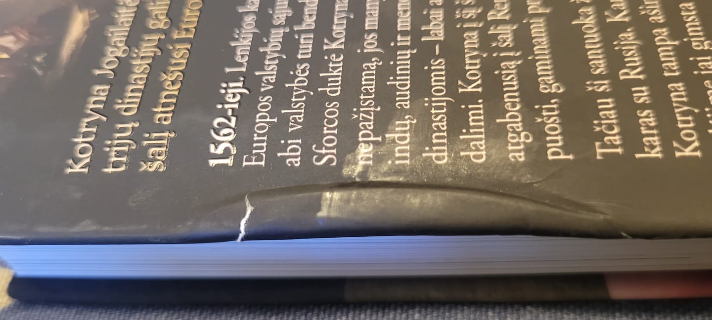 Customer photo review of Kotryna Jogailaitė. Rožės ir akmens karalienė: Eva Mattsson pristato gausiai iliustruotą istorinį tyrimą – slaptoji lietuviškos kilmės Švedijos karalienės istorija
