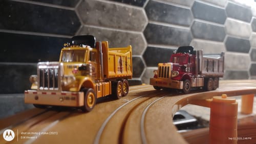 Customer photo review of Auto World RS357 18' Gold Rush Go for the Gold Slot Race Set
