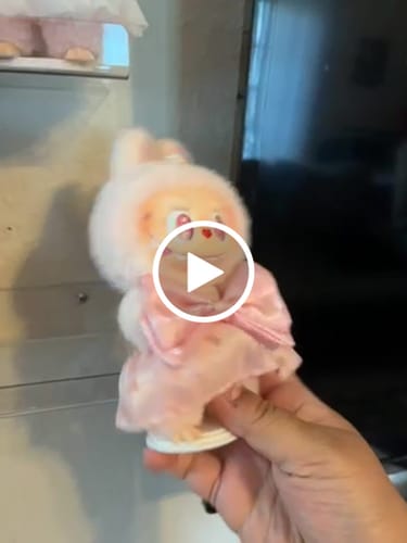 Customer video review of POPMART THE MONSTER MOKOKO Summer sun