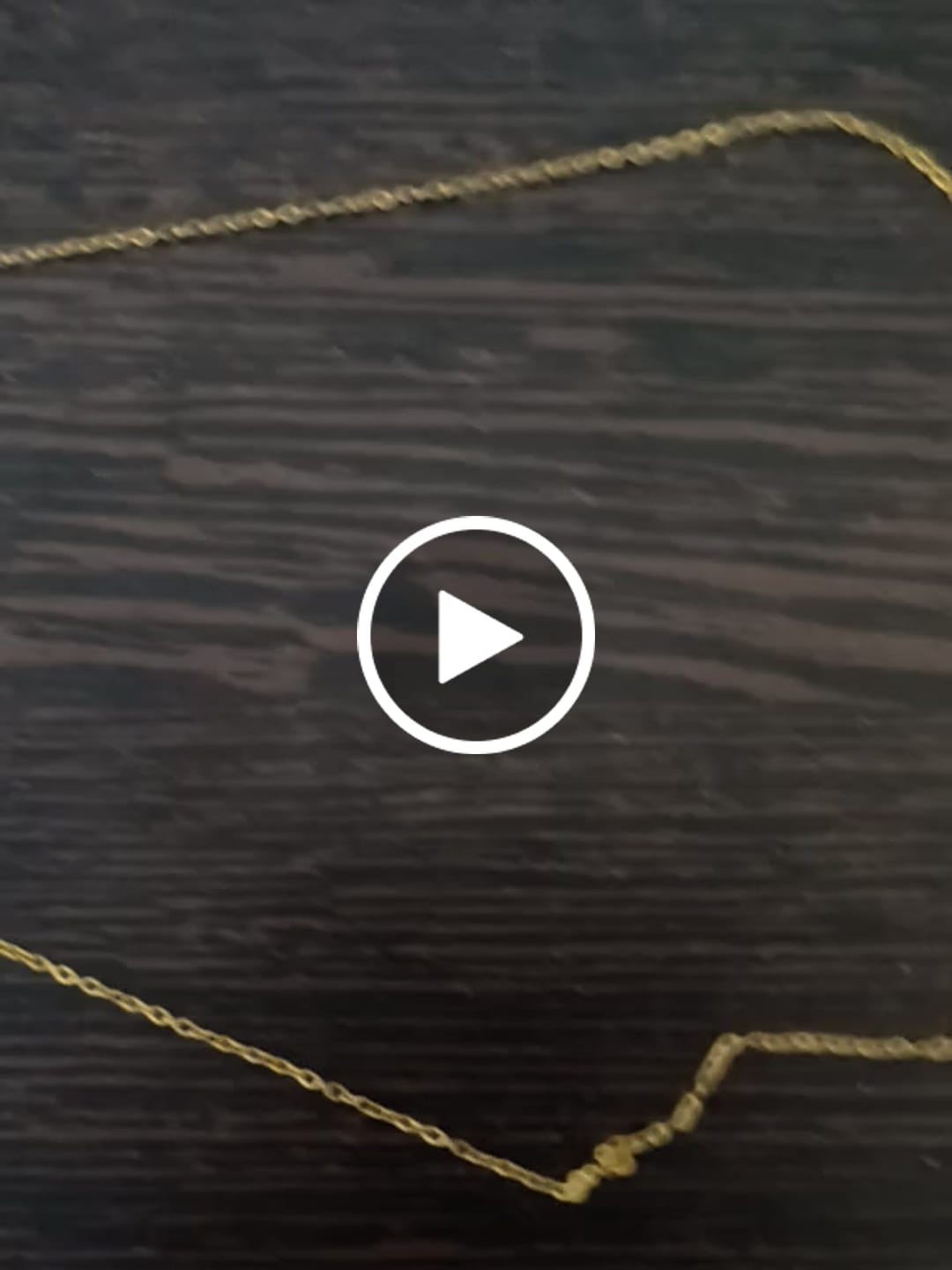 Customer video review of Linked Circles Harmony Necklace