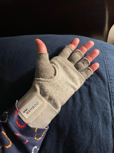 Customer photo review of Premium Bamboo Wrist Sleeve
