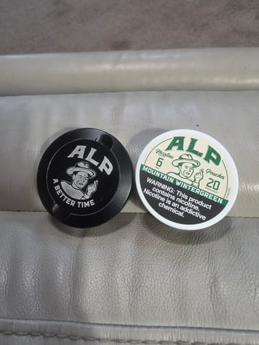 Customer photo review of Mountain Wintergreen Nicotine Pouches