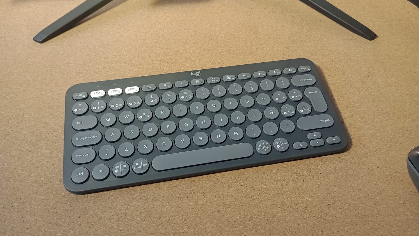 Customer photo review of Logitech Pebble Keys 2 K380s Grafito