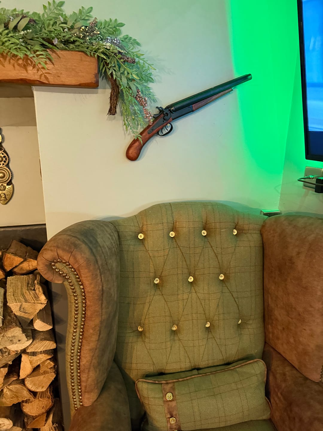 Customer photo review of Wells Fargo Stagecoach Defender - Double Barrel Wyatt Earp Shotgun Pistol / Sawn-Off - USA 1868