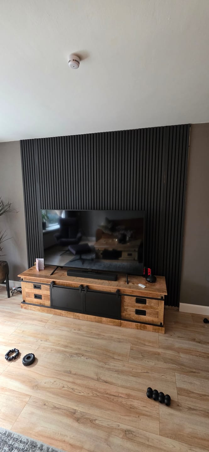 Customer photo review of AkuPanel Zwart Eiken-Hout | 240cm x 60cm | 3-zijdig écht houtfineer