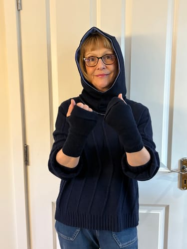 Customer photo review of Dark Navy Blue Fingerless Gloves