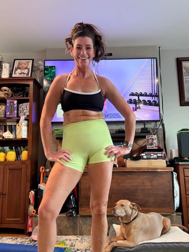 Customer photo review of BOLD 4.5" Performance Short