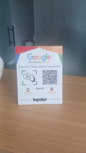Customer photo review of Expositor Reseñas Google NFC y QR