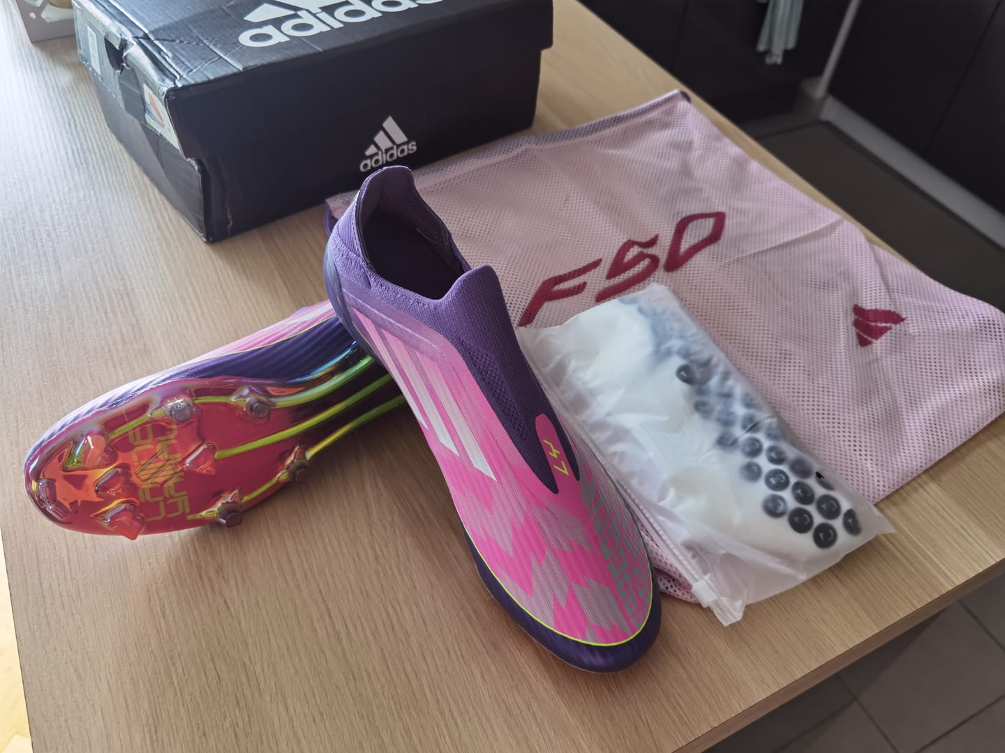 Customer photo review of F50 Laceless Lamine Yamal 2 - Violet/Rose/Jaune Fluo