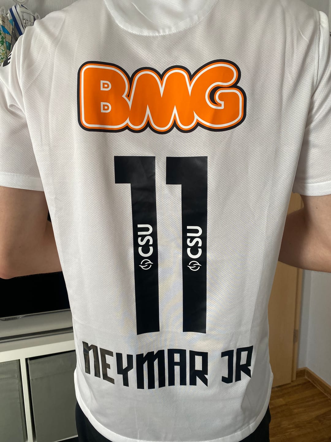 Customer photo review of Neymar Jr Santos FC White Retro Football Jersey Trikot