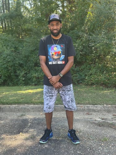 Customer photo review of LOUISIANA SNAPBACK - BLACK EDITION