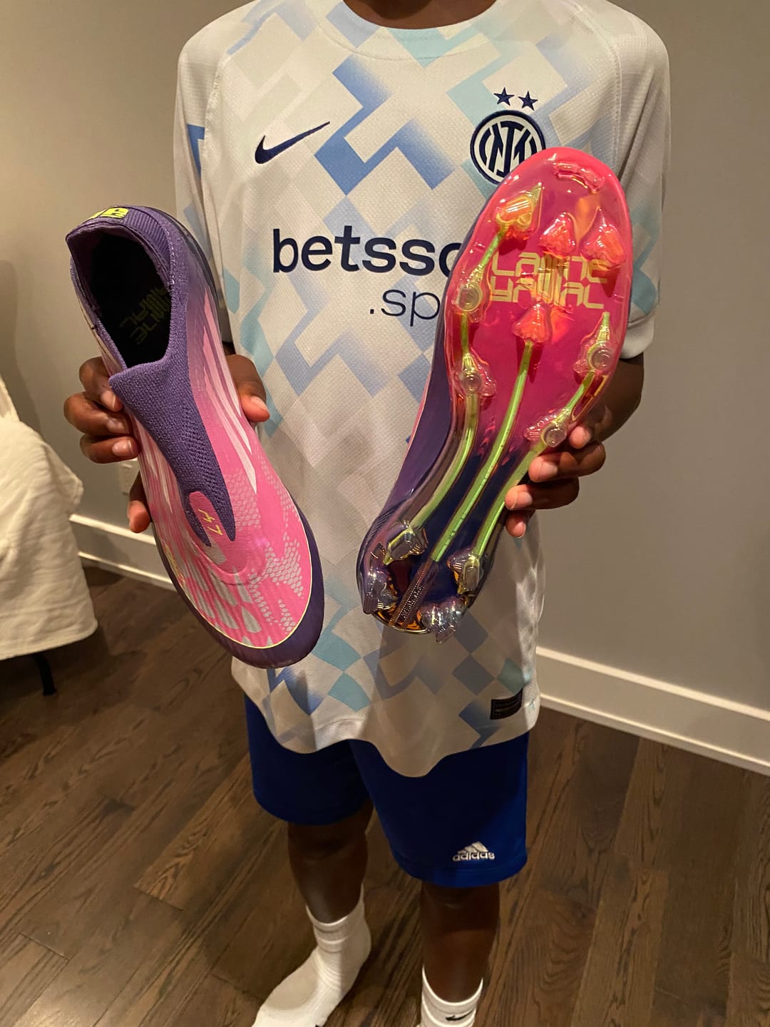 Customer photo review of F50 Laceless Lamine Yamal 2 - Violet/Rose/Jaune Fluo