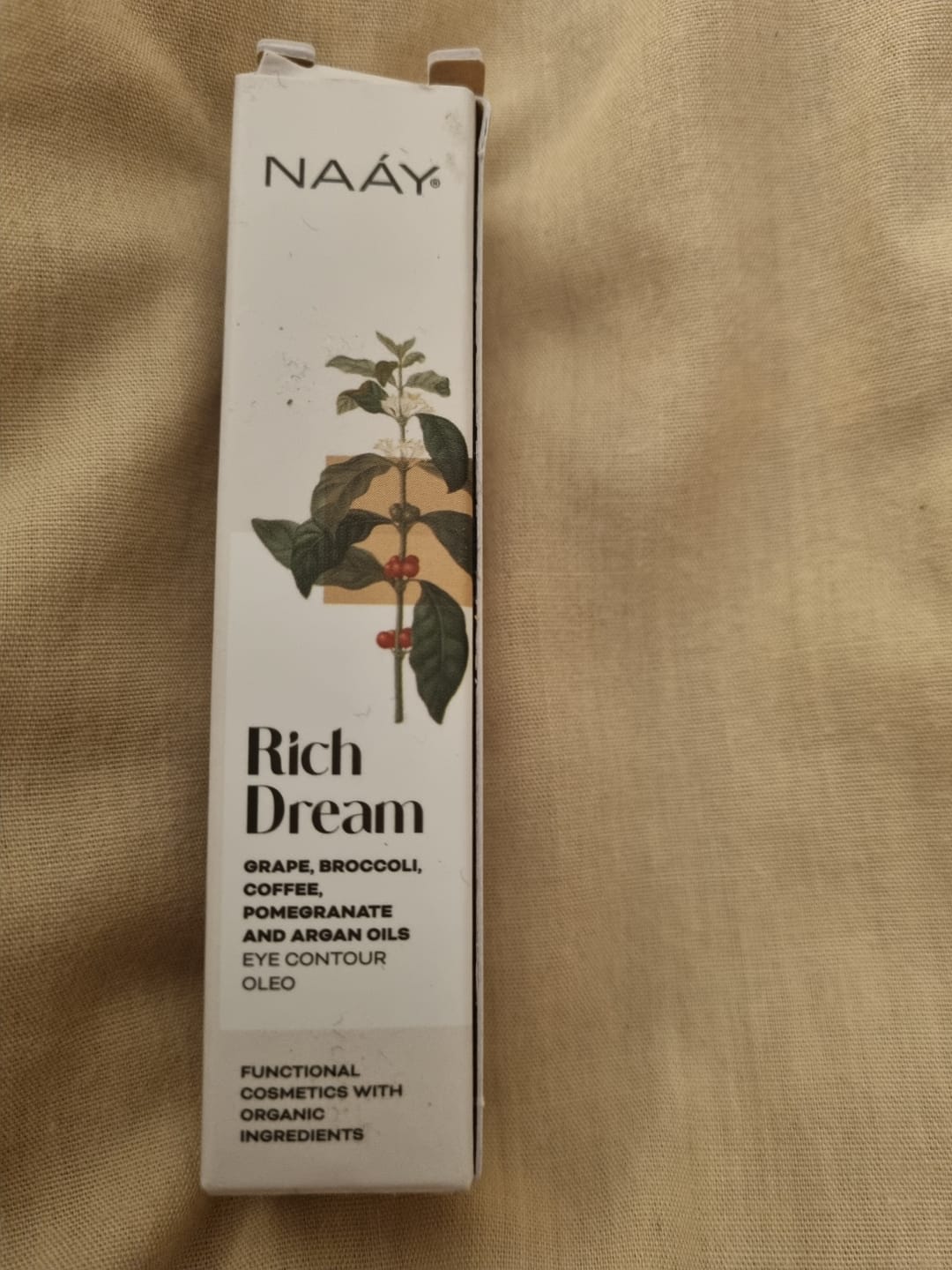 Customer photo review of Contorno de ojos Roll On de resveratrol