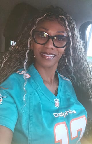 Customer photo review of BOHEMIAN KNOTLESS BRAID WIG, FULL LACE, WAIST, VIP LUX COLOR