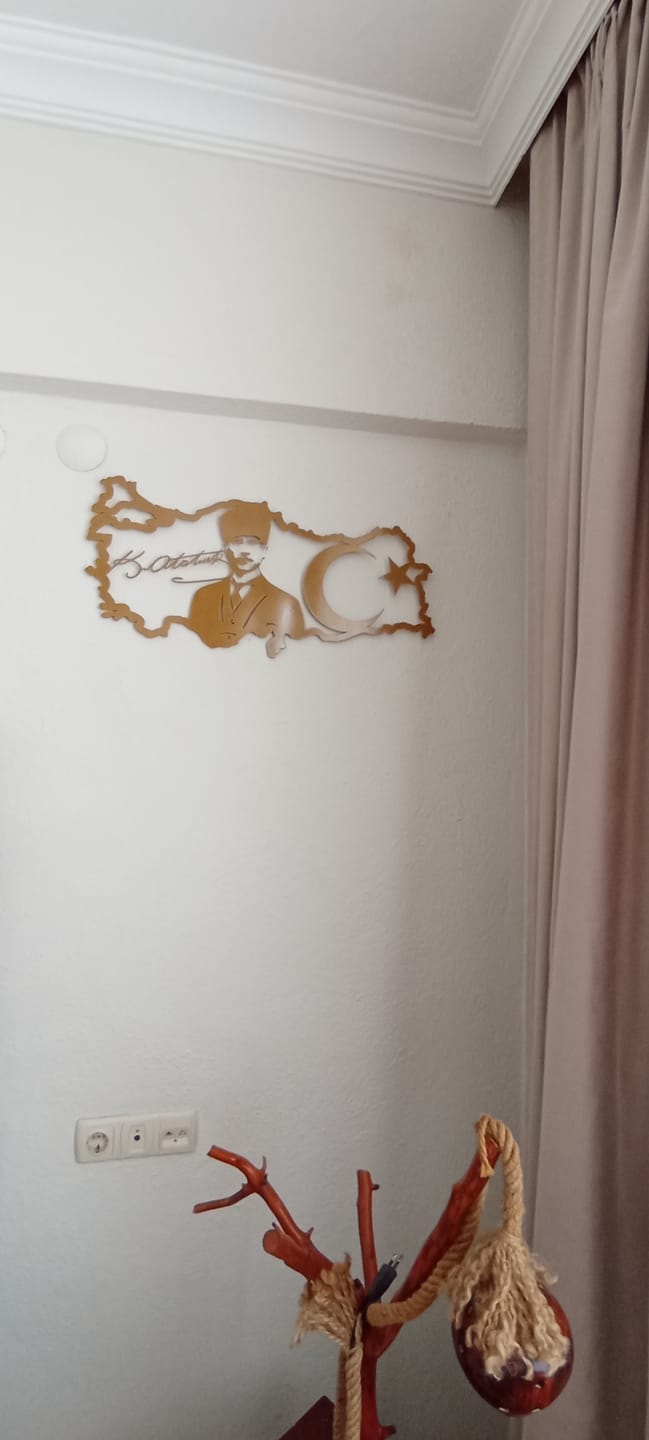 Customer photo review of Gurur ve Miras Atatürk Türkiye Haritası Metal Duvar Dekoru