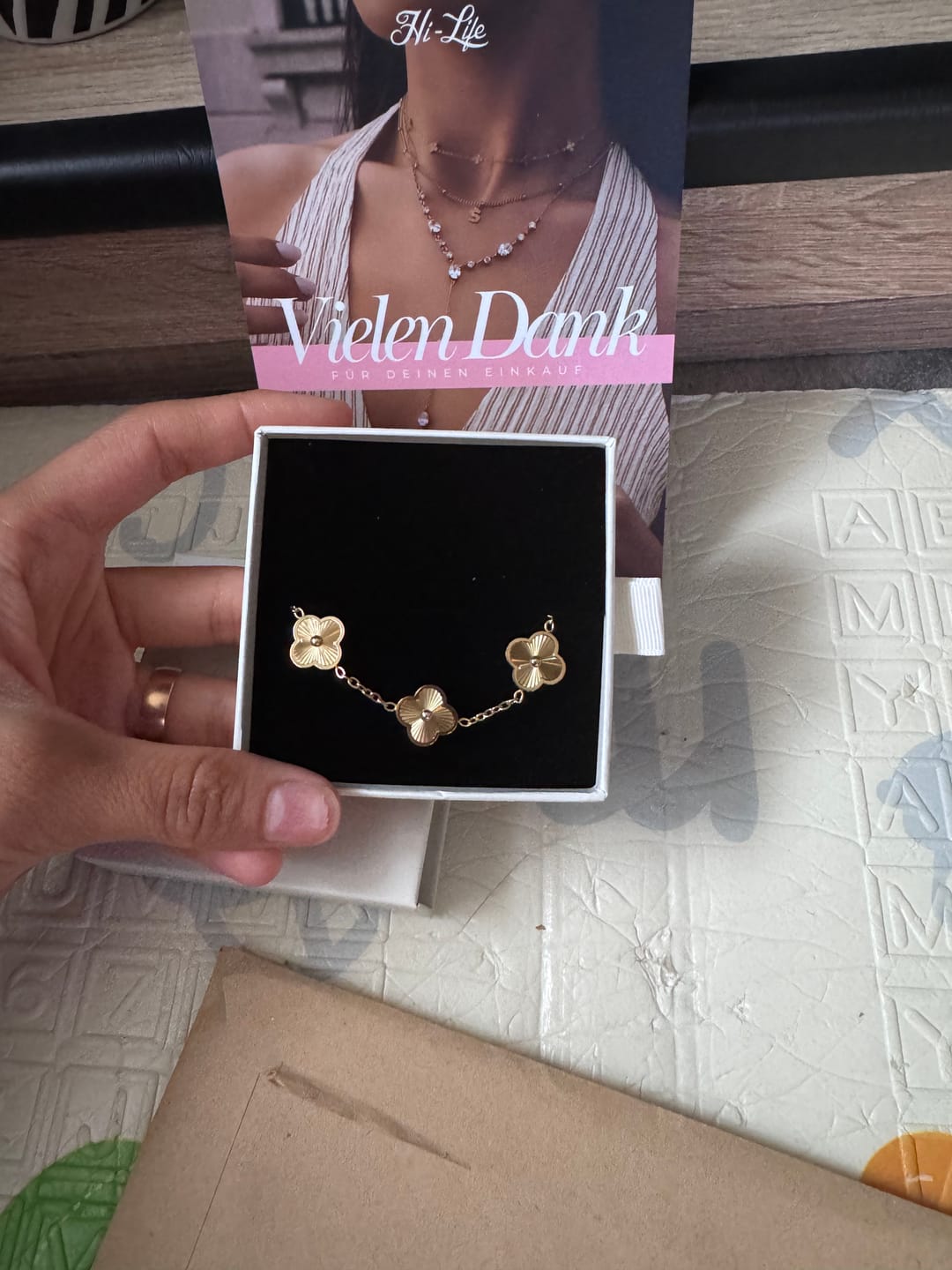 Customer photo review of Golden Lucky Leaf Abbaddon Armband 14K Vergoldet