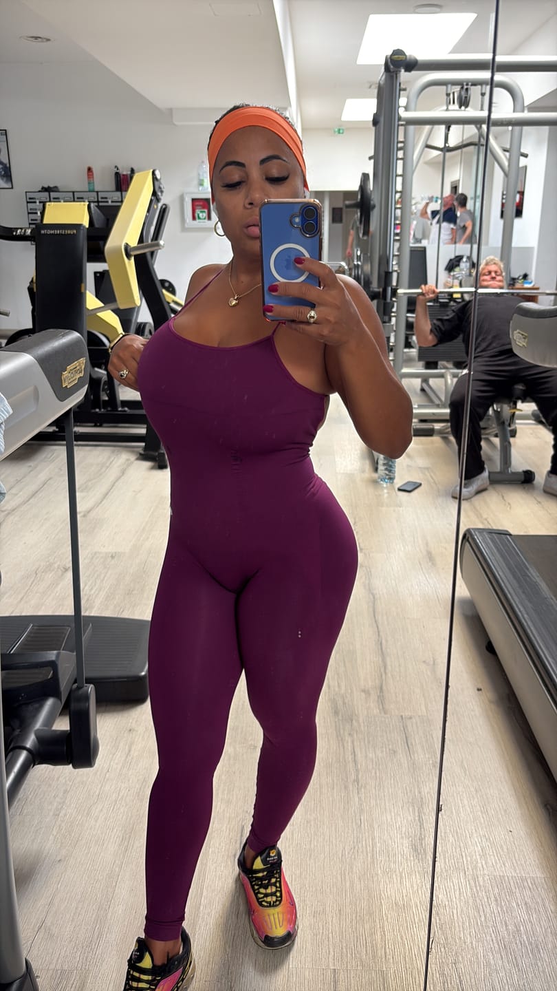 Customer photo review of Jumpsuit Lunga Teti Bretelline Dark Purple
