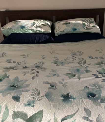 Customer photo review of Muscle Mat Easy-Make Luxury Bed Sheet Set