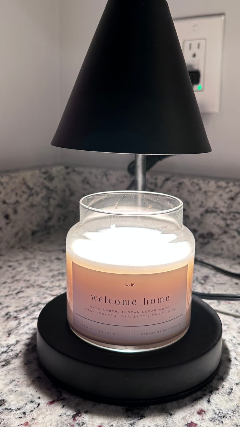 Customer photo review of Welcome Home 22 oz Glass Candle