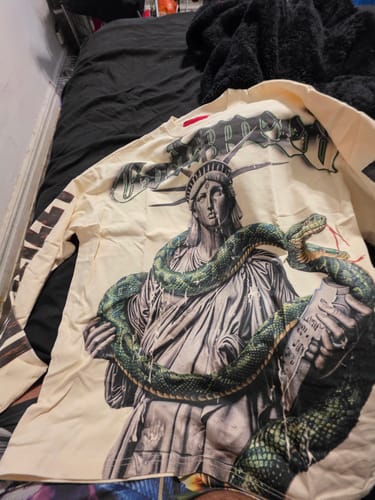 Customer photo review of Godspeed Top 5 Slizzy L/S Tee Bone