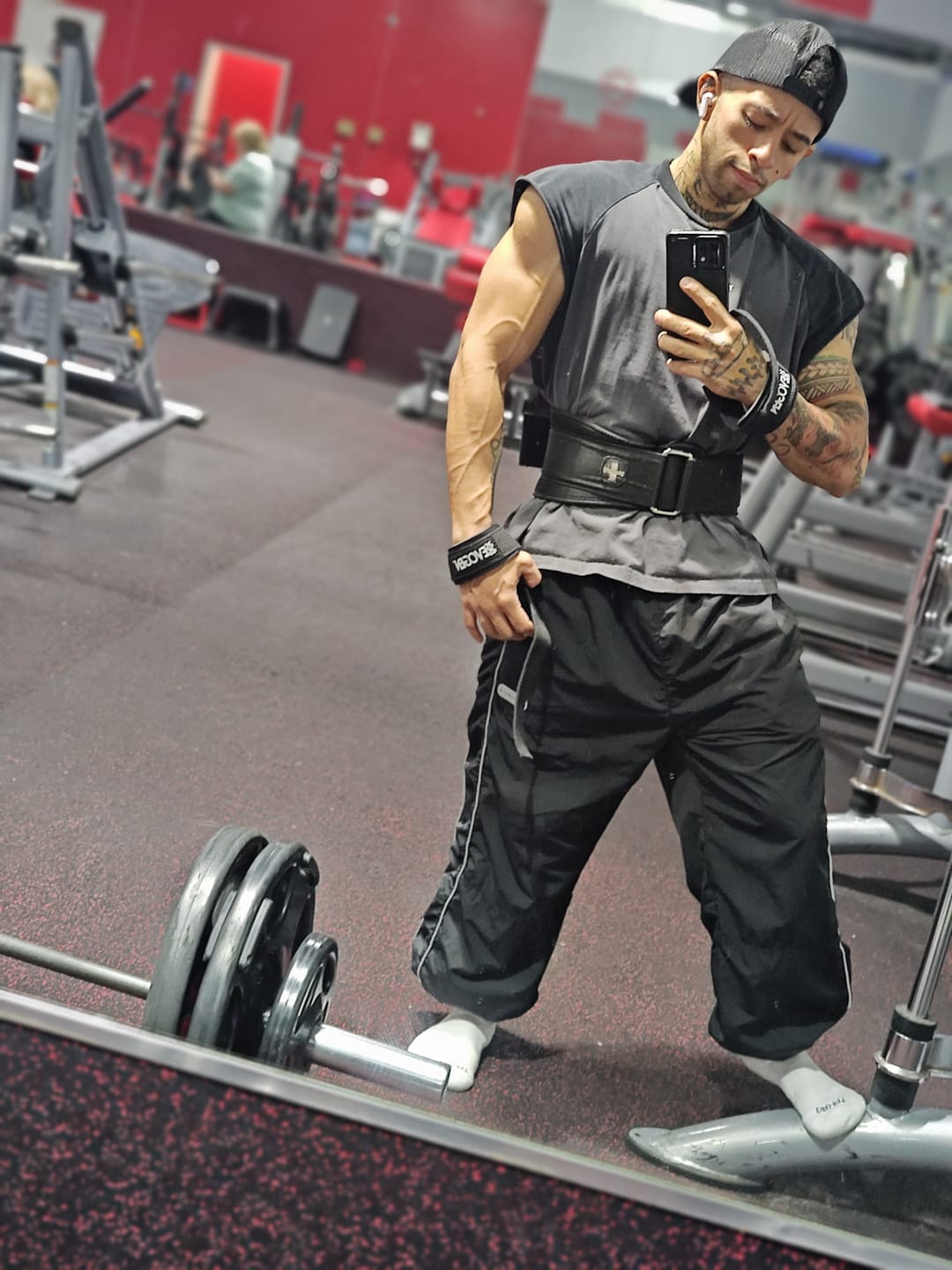 Customer photo review of 2091 - Retro Cuffed Joggers