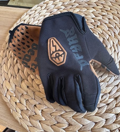 Customer photo review of Wraith | Gravity Gloves