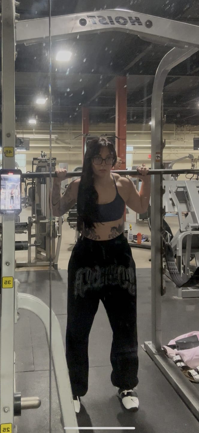 Customer photo review of W257 My eyes are up here Jogger