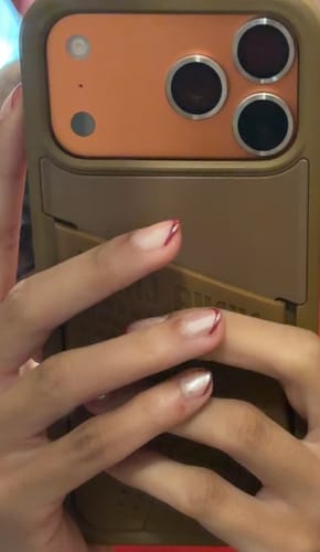 Customer photo review of iPhone 17