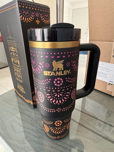 Customer photo review of Stanley Quencher H2.0 Flowstate™ Tumbler Midnight Catrina | 887ML