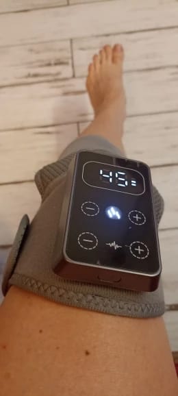 Customer photo review of Glovyzone™ Knee ReliefWrap