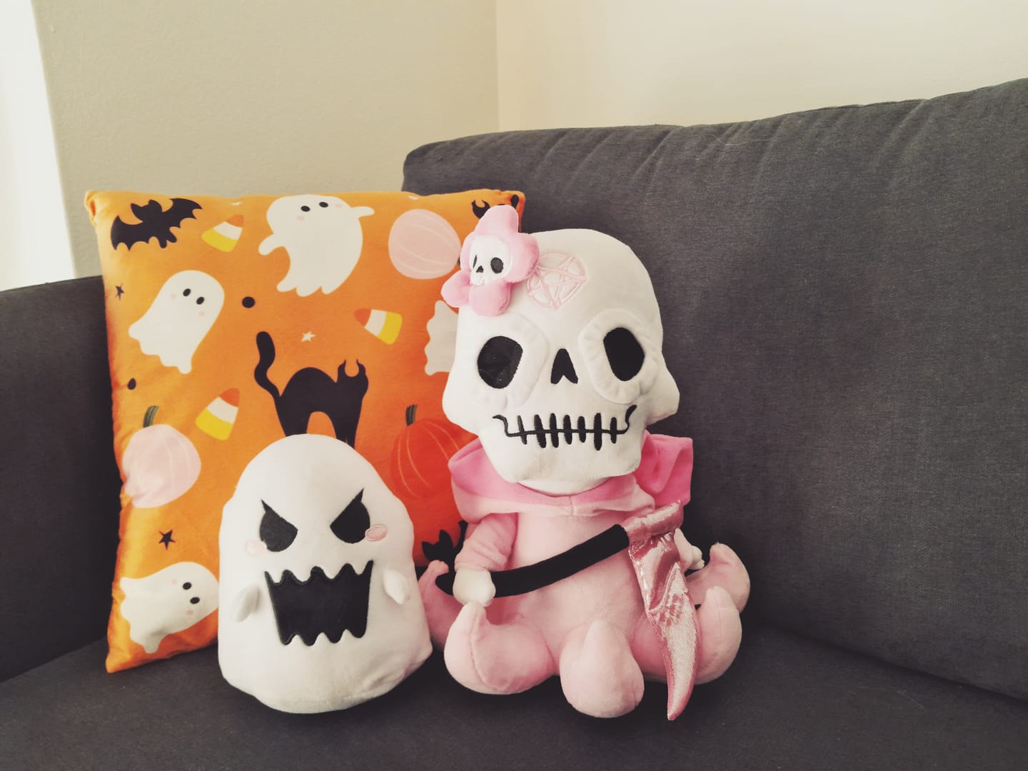 Customer photo review of Halloween Kissen mit Geist – Sweet & Spooky oder Lustiger Spruch