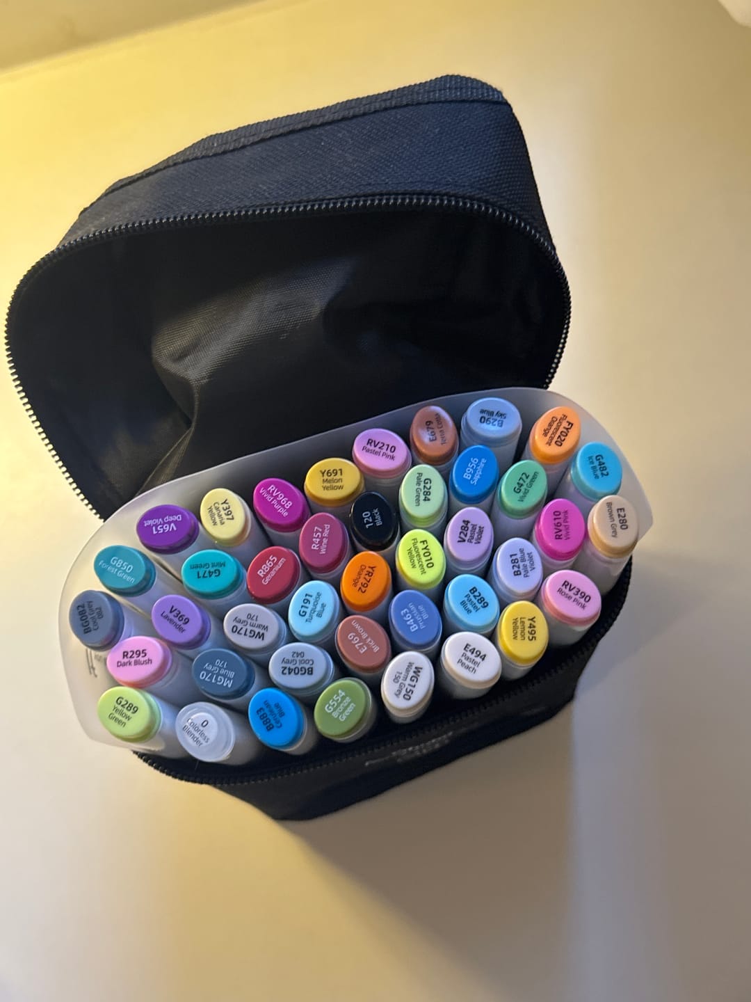 Customer photo review of Ohuhu Oahu 40 Colors Dual Tips Alcohol Art Markers, Fine & Chisel