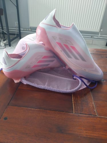 Customer photo review of F50 Lamine Yamal Laceless FG - Rose/Blanc