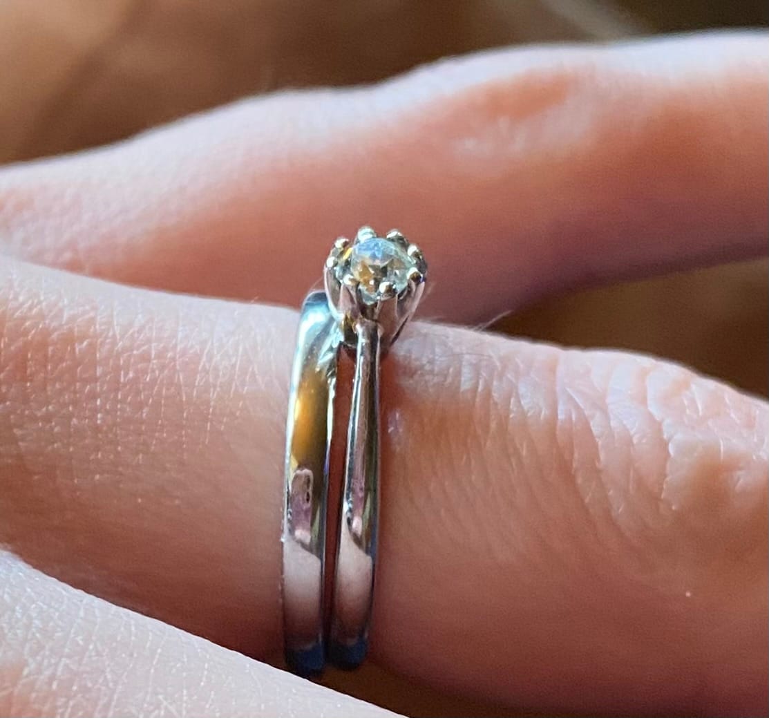 Customer photo review of White Gold 2mm Wonder Ring