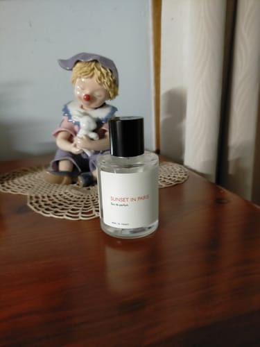 Lorraine A. review of Sunset in Paris image 1 out of 1