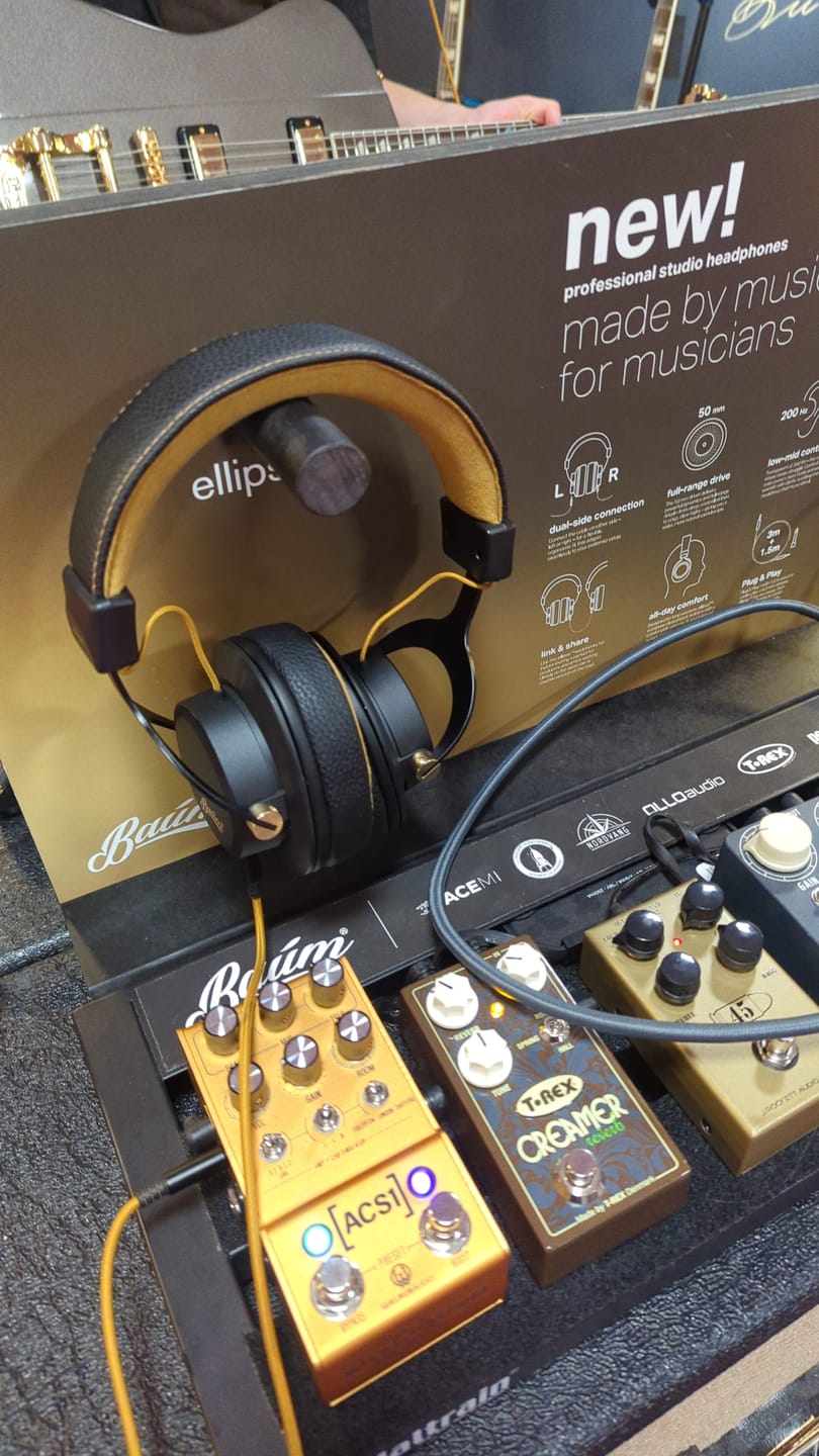 Customer photo review of ellipse studio headphones