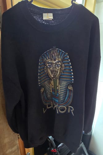 Customer photo review of Vintage Luxor Las Vegas Sweatshirt (XXL)