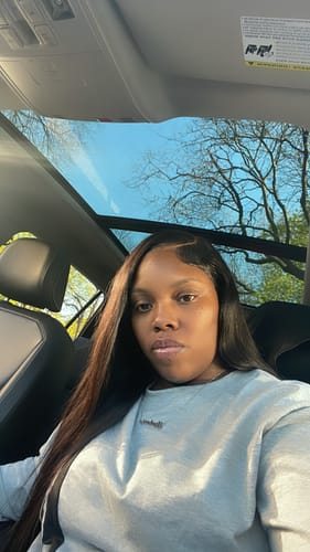 Customer photo review of CurlyMe New Wand Curl Hairstyle Wear Go Wig Glueless Pre-cut HD Lace Wig Pre-plucked