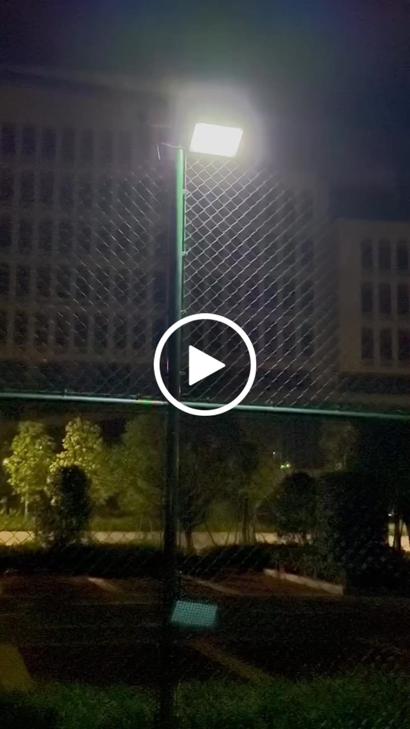 Customer video review of 300W 400W Solar LED Flood Lights Outdoor Waterproof