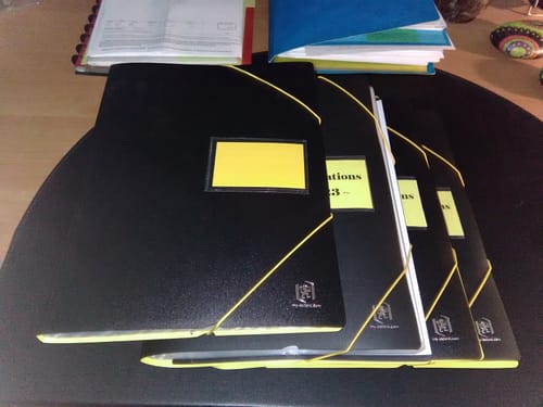 Avis photo d'un client sur OXFORD Protège-Documents Students A4 # 200 vues / 100 Pochettes - Plastique - Bicolore