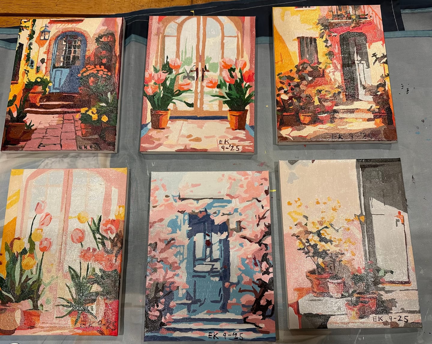 Customer photo review of 6 Mini Paintings - Colorful Doors Set