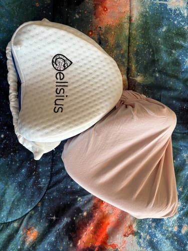 Avis photo d'un client sur Coussin Orthopédique Genoux Cellsius - Le secret d'un sommeil sans douleur