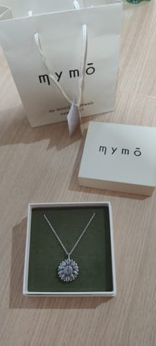 Customer photo review of Collana Girasole Scrigno con Foto Personalizzata