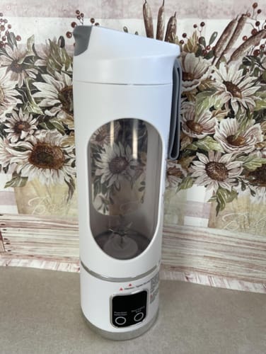 Customer photo review of Licuadora Portátil Inalámbrica USB-C Recargable, 3 Velocidades | Batidos, Jugos y Smoothies en Casa, Oficina o Viaje