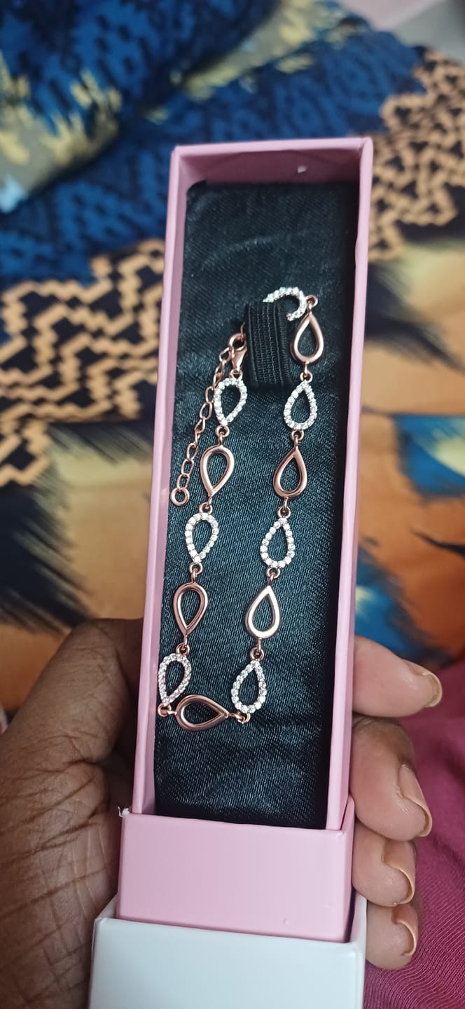 Customer photo review of Rose Gold Allure Bracelet